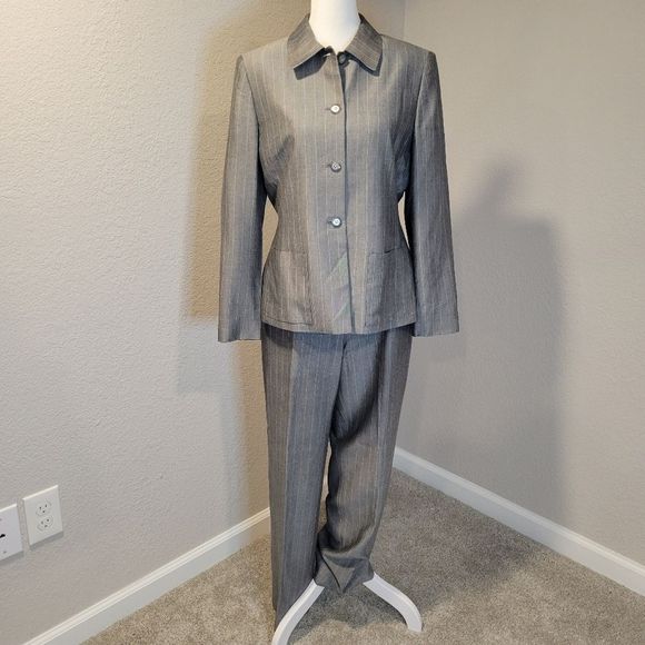 Tahari by Arthur S. Levine Pantsuit Gray Striped Size 8P - Picture 3 of 12
